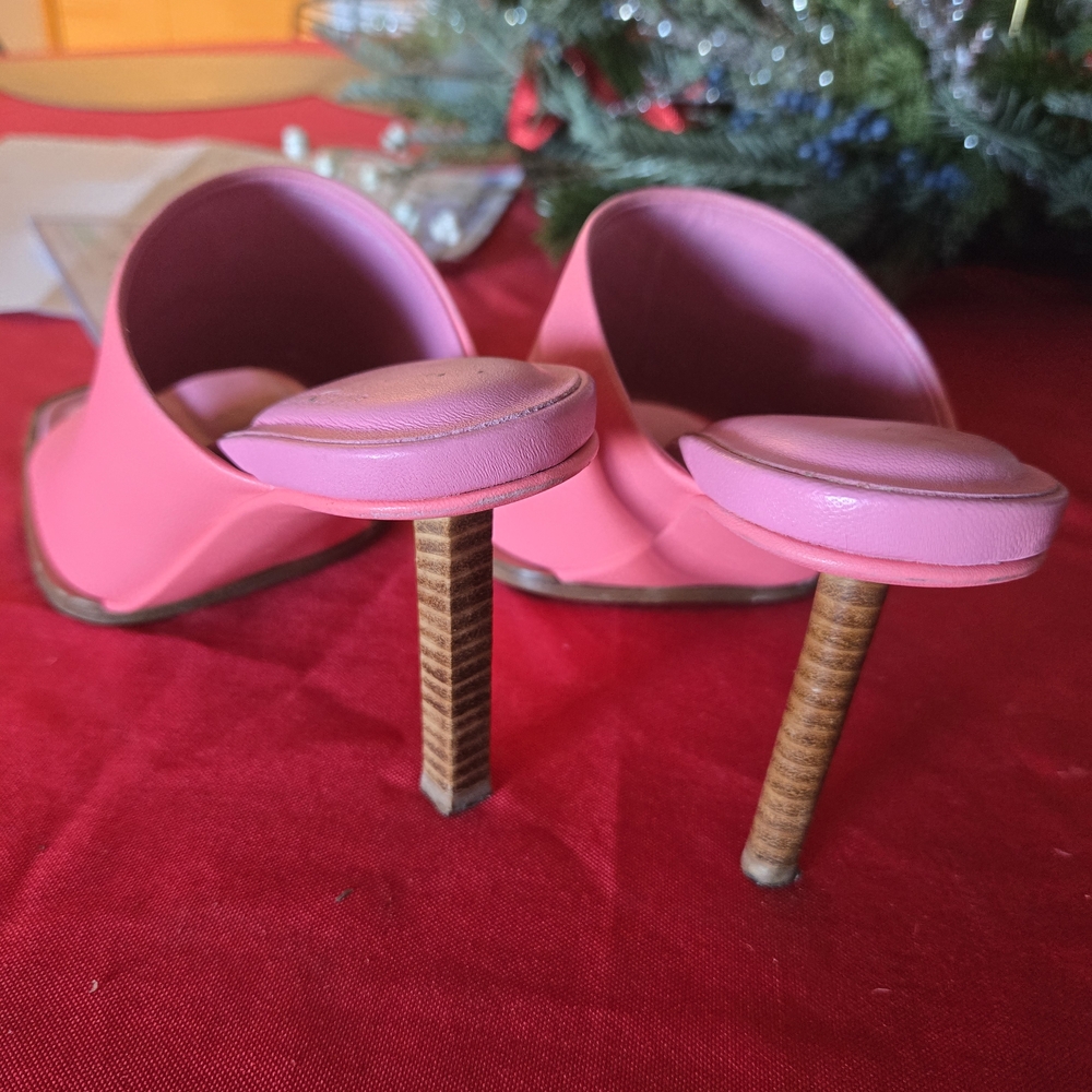 Jacquemus Vibrant Pink Open-Toe Mules - Picture 6 of 7